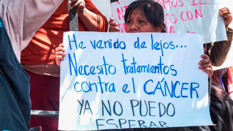 Una paciente con cáncer clama por atención al Gobierno. Foto: Asociación de Familiares y Pacientes con Cáncer